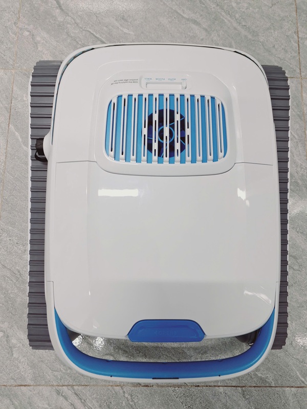 Bàn giao Robot vệ sinh cho anh Tuấn Anh