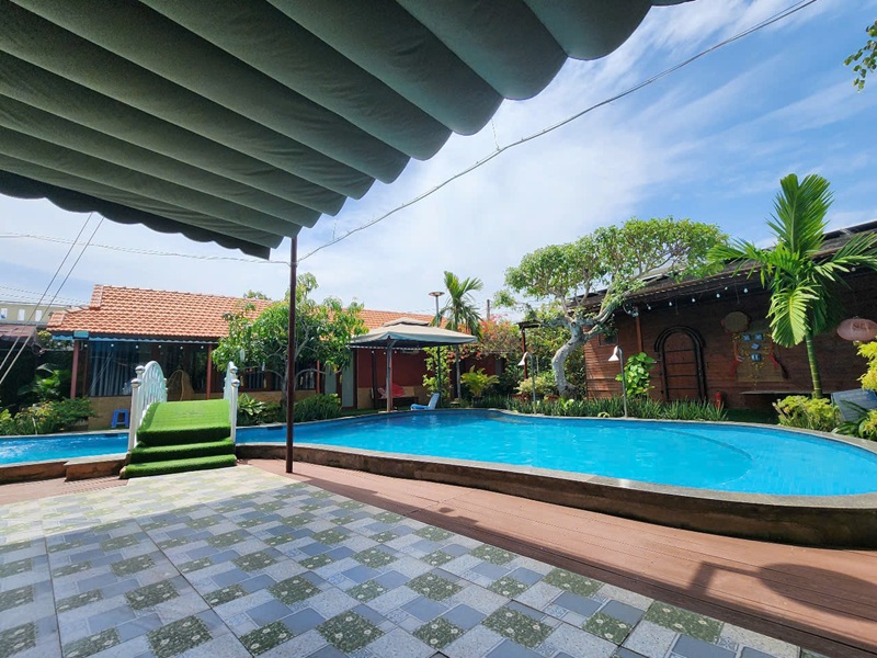 Lắp đặt bộ điện phân muối cho hồ bơi chú Sơn tại Vũng Tàu