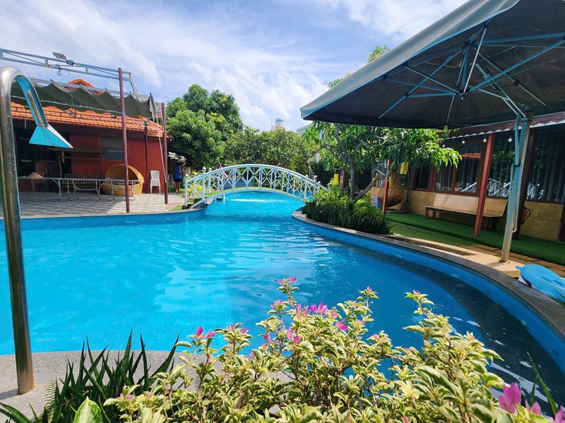 Lắp đặt bộ điện phân muối cho hồ bơi chú Sơn tại Vũng Tàu