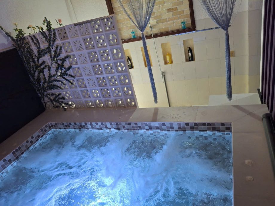 Hệ thống bể sục tại Galaxy Sauna Cần Thơ