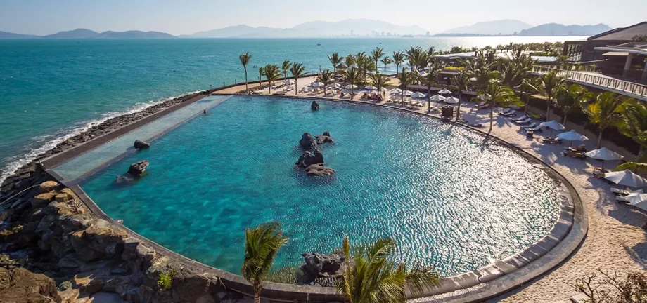 Bể bơi vô cực Amiana Resort Nha Trang