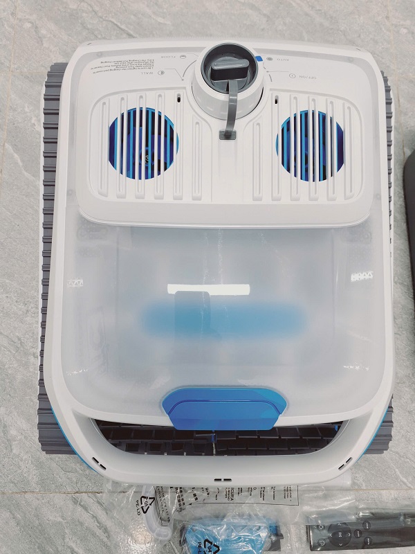 Robot vệ sinh hồ bơi Airrobo